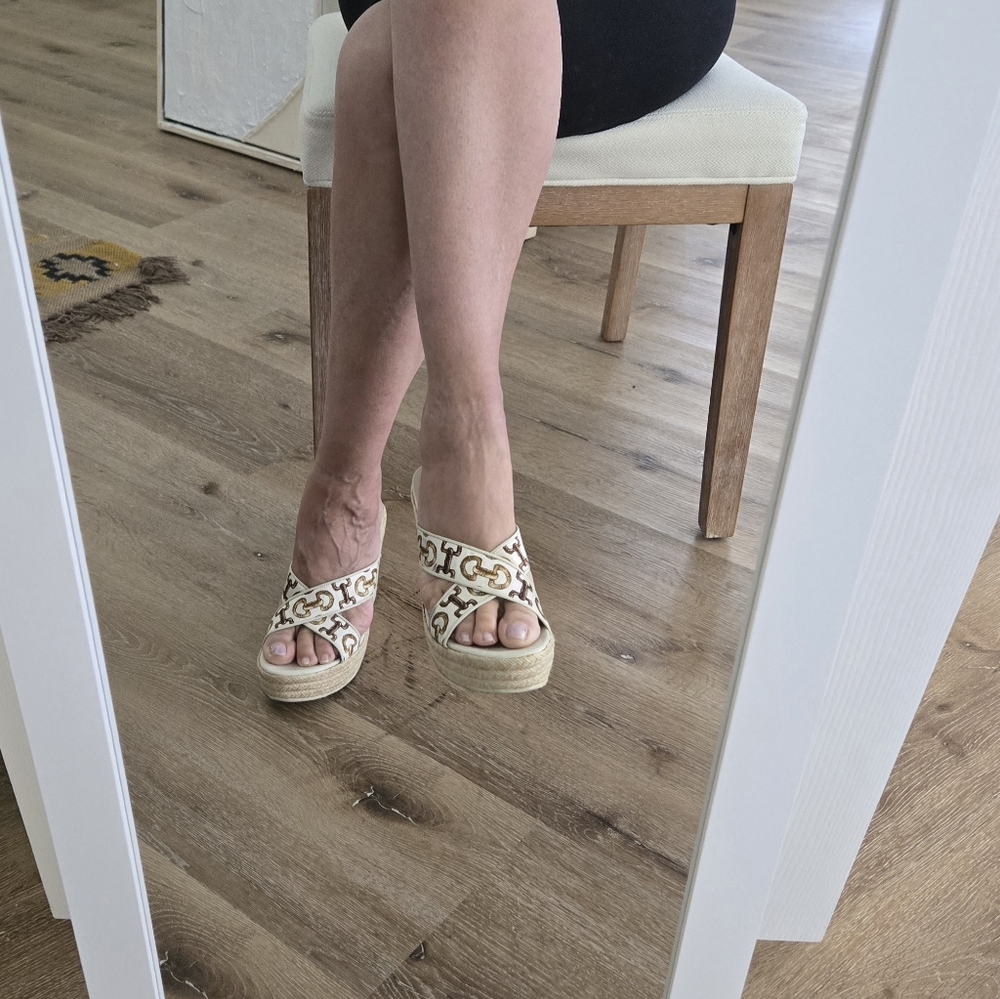 Gucci Women's White and Brown Platform Sandals - Picture 8 of 12